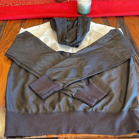 Nike Rare Track & Field Vintage Wind Breaker Hoodie. See pics for wear marks - Picture 11 of 11